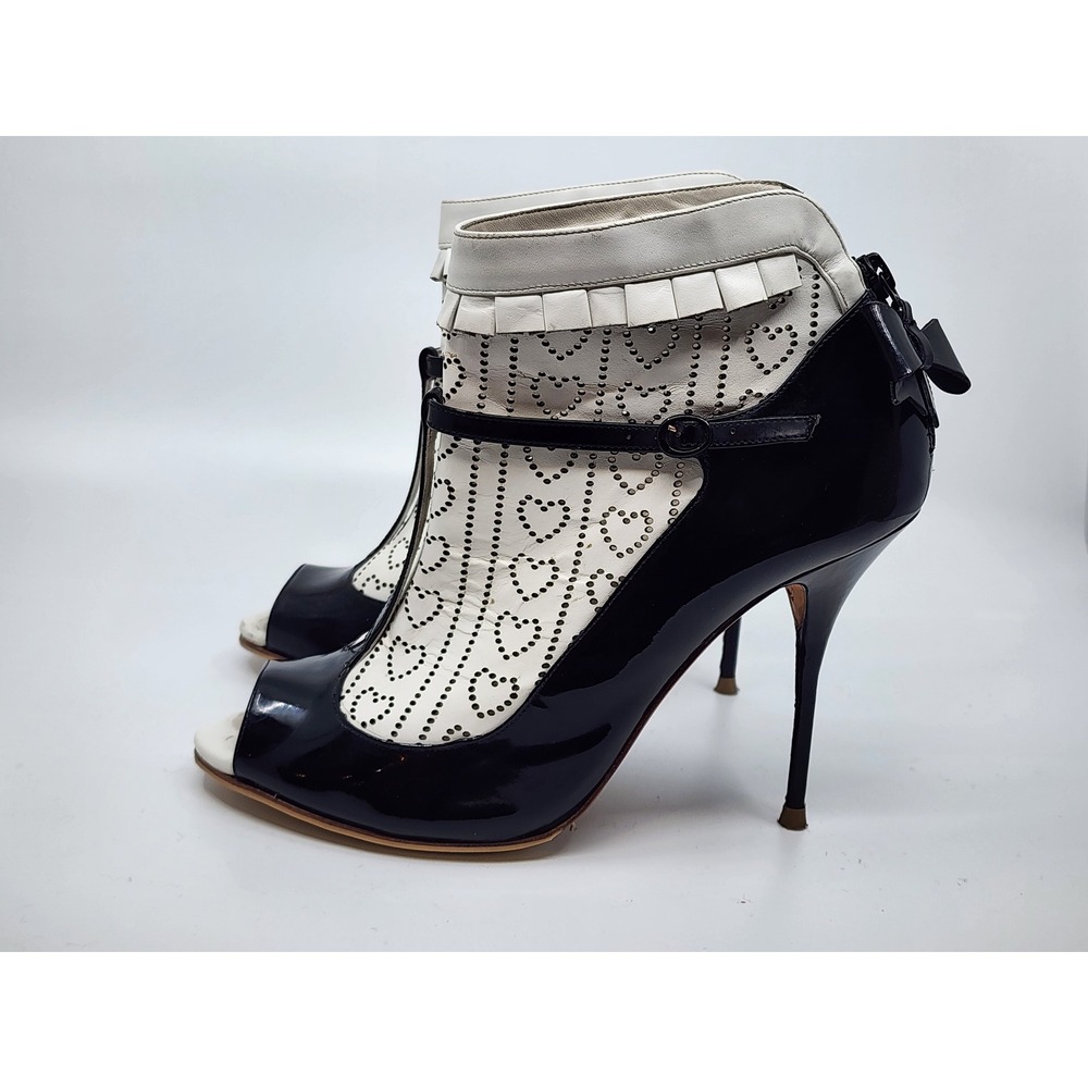 Sophia Webster Black White Heart Laser Cut Peep Toe Bootie Heels 40